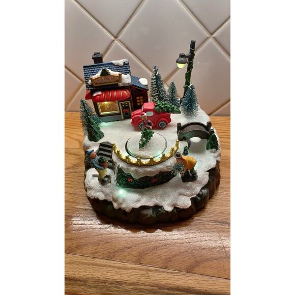 AVON Trees For Sale‎ Winter Scene Lights and Sound Animated Motion - Picture 1 of 12